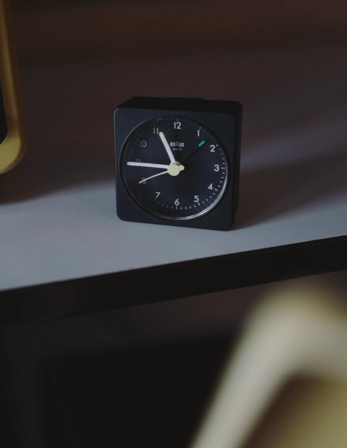 Braun Будильник BC02X Black