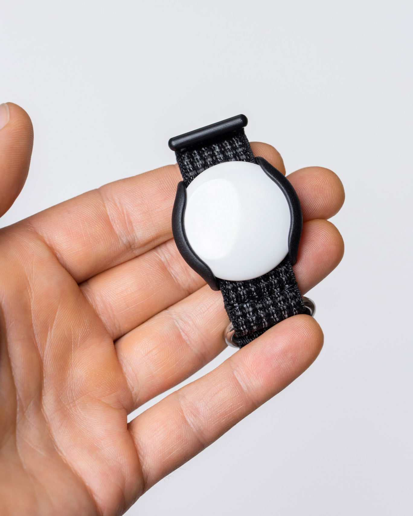 Ziiiro Alma Black для  Apple Airtag