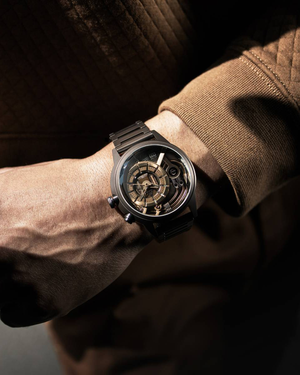 The Electricianz THE BROWN Z METAL ZZ-A4C/01-MSC