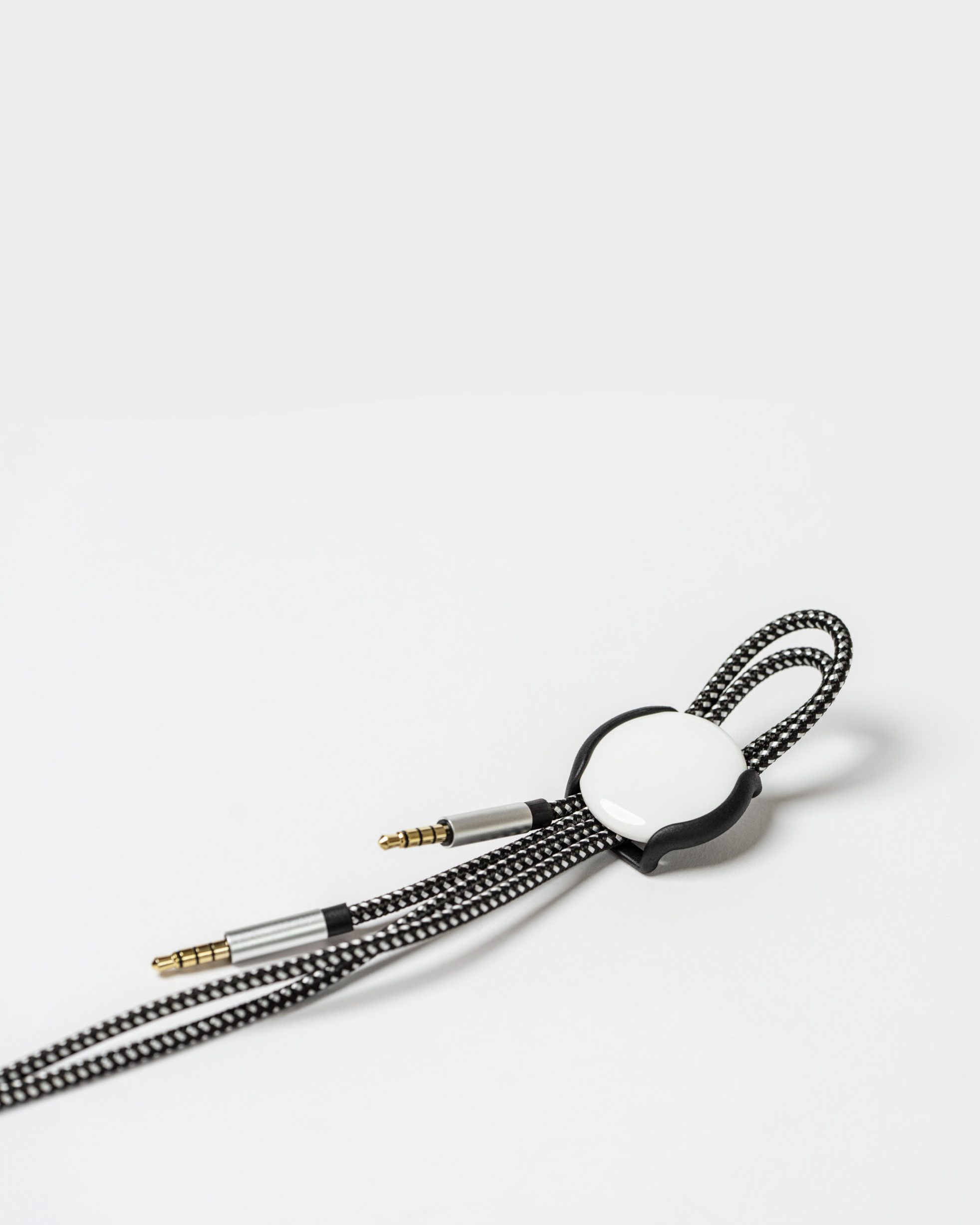 Ziiiro Alma Black для  Apple Airtag