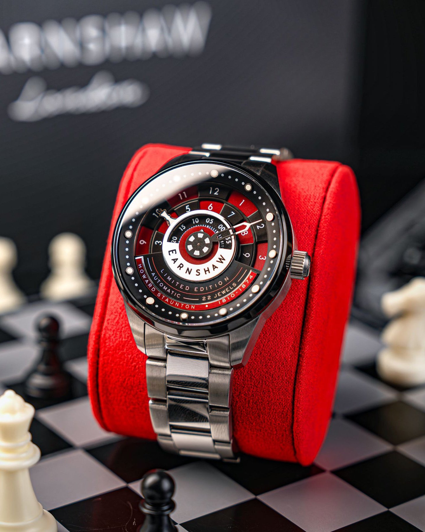 WOW-Цена Thomas Earnshaw Queen Red Staunton Chess Set 
